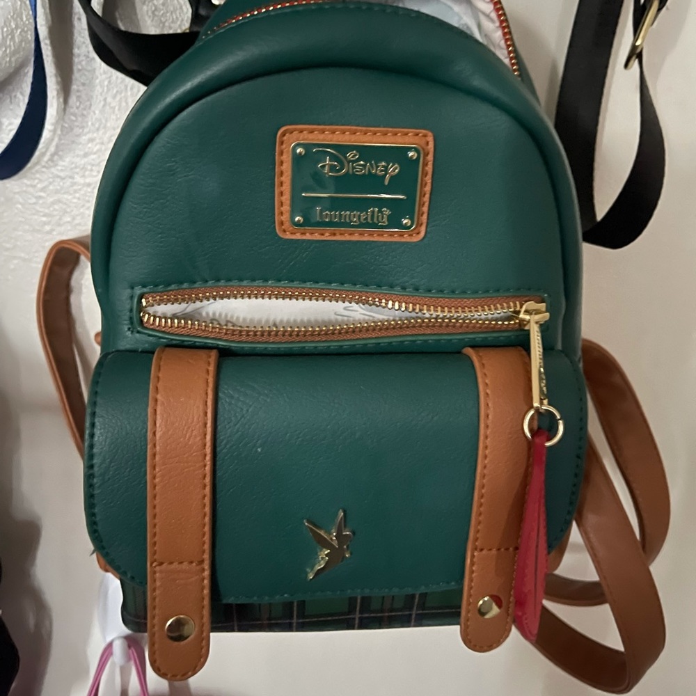 Peter Pan loungefly